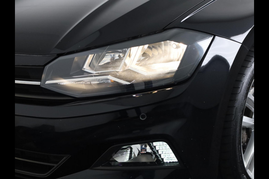 Volkswagen Polo 1.0 TSI Highline 95 pk | Navigatie | Parkeersensoren | Adaptieve cruise control | Apple Carplay/Android Auto |