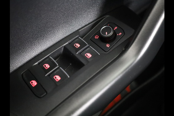 Volkswagen Polo 1.0 TSI Highline 95 pk | Navigatie | Parkeersensoren | Adaptieve cruise control | Apple Carplay/Android Auto |