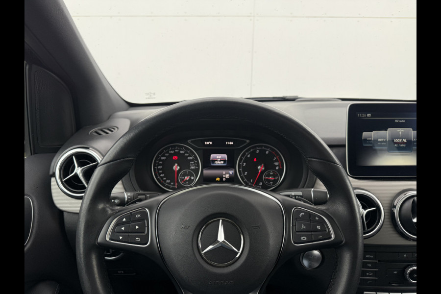 Mercedes-Benz B-Klasse 180 Lease Edition Plus | Trekhaak | Pano | Navi | Camera | PDC | LED