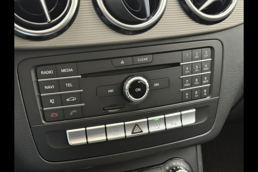 Mercedes-Benz B-Klasse 180 Lease Edition Plus | Trekhaak | Pano | Navi | Camera | PDC | LED