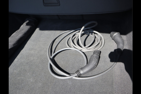 Audi e-tron 50 quattro Business edition Plus 71 kWh / Panoramadak / Sportstoelen / SOH 91%