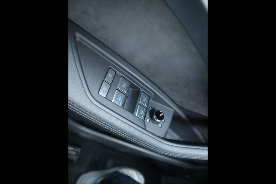 Audi e-tron 50 quattro Business edition Plus 71 kWh / Panoramadak / Sportstoelen / SOH 91%