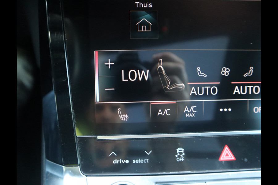 Audi e-tron 50 quattro Business edition Plus 71 kWh / Panoramadak / Sportstoelen / SOH 91%