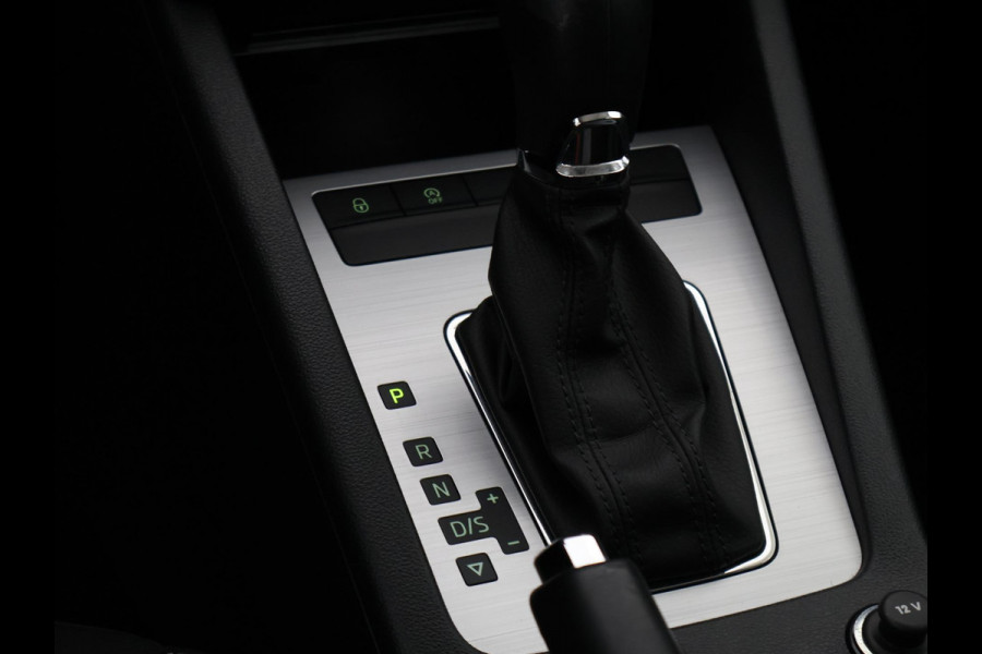 Škoda Octavia Combi 1.0 TSI Greentech Ambition Business Automaat | Navigatie | Trekhaak | Privacy Glass |