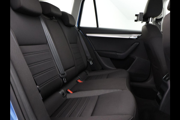 Škoda Octavia Combi 1.0 TSI Greentech Ambition Business Automaat | Navigatie | Trekhaak | Privacy Glass |
