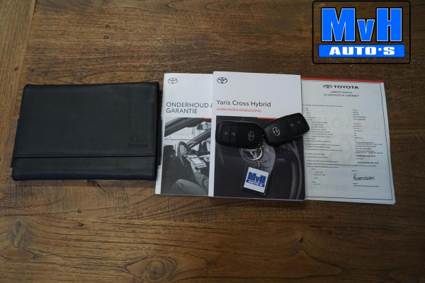 Toyota Yaris Cross 1.5 Hybrid Executive|PANO|JBL|LEER|TREKHAAK