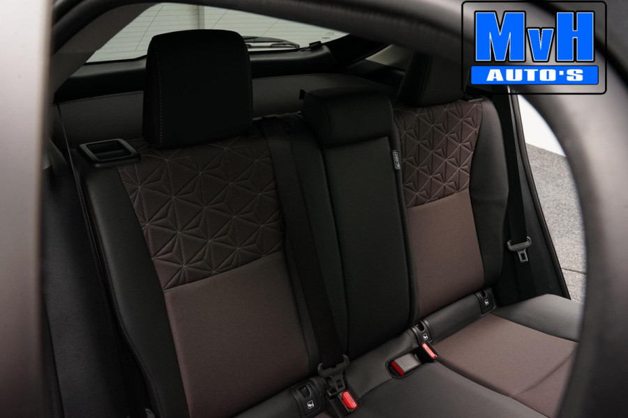 Toyota Yaris Cross 1.5 Hybrid Executive|PANO|JBL|LEER|TREKHAAK