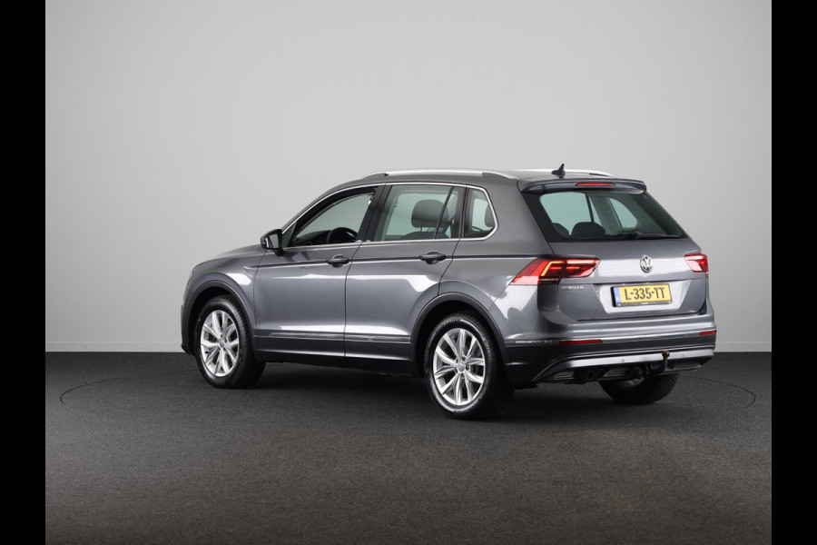 Volkswagen Tiguan 1.5 TSI ACT Highline Automaat (DSG) | Navigatie | Parkeersensoren | Stoelverwarming | Trekhaak |