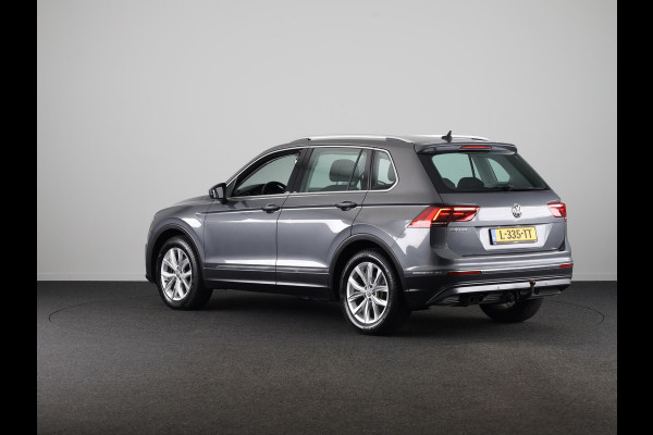 Volkswagen Tiguan 1.5 TSI ACT Highline Automaat (DSG) | Navigatie | Parkeersensoren | Stoelverwarming | Trekhaak |