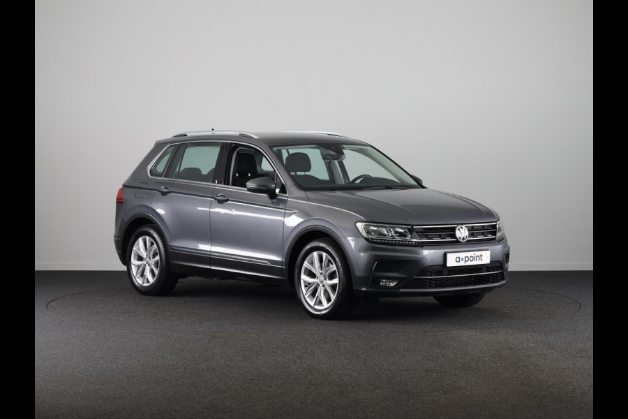 Volkswagen Tiguan 1.5 TSI ACT Highline Automaat (DSG) | Navigatie | Parkeersensoren | Stoelverwarming | Trekhaak |