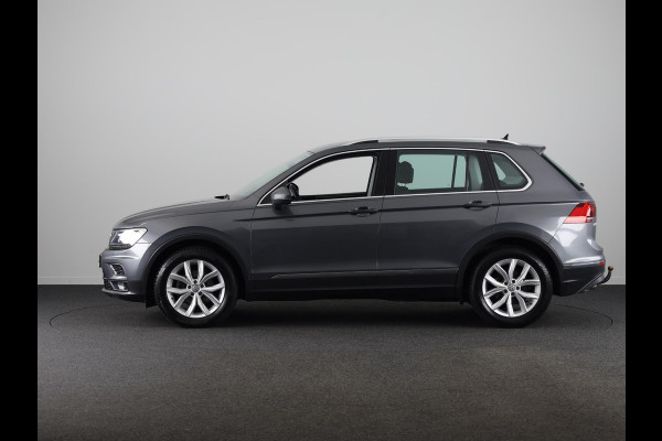 Volkswagen Tiguan 1.5 TSI ACT Highline Automaat (DSG) | Navigatie | Parkeersensoren | Stoelverwarming | Trekhaak |