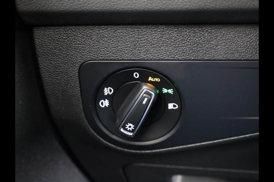 Volkswagen Tiguan 1.5 TSI ACT Highline Automaat (DSG) | Navigatie | Parkeersensoren | Stoelverwarming | Trekhaak |