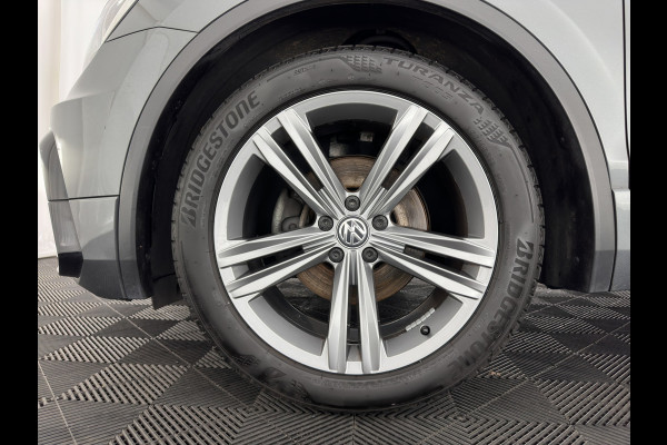 Volkswagen Tiguan 1.5 TSI R-Line Comfortline Business (INCL-BTW) *PANO | FULL-LED | ADAPTIVE-CRUISE | DIGI-COCKPIT | HEATED-COMFORTSEATS | NAV-FULLMAP | DAB+ | TOWBAR | PRIVACY-GLASS | ECC | PDC | 19''ALU*