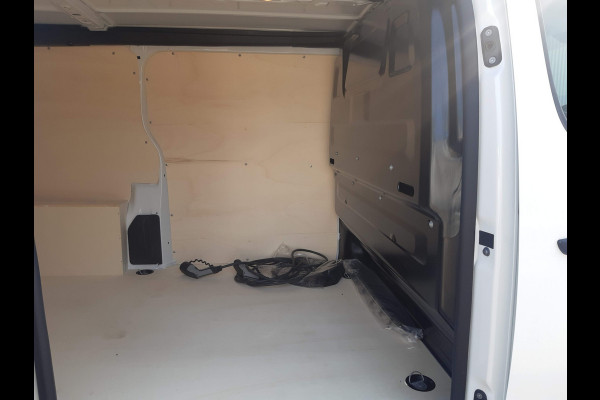 Citroën ë-Jumpy Club XL L3 50 kWh Airco Parkeersensors 3-Persoons