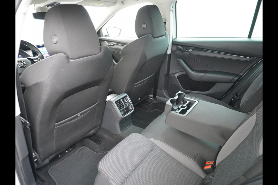 Škoda Octavia Combi T 111PK Navi Trekhaak Apple Carplay Android Virtual Cockpit Elek.Achtreklep Pdc Navi Ecc Cruise Control Business Edition Stoel+Stuurverwarming Lmv Sunset DAB Led  Keyless 1e Eigenaar Origineel Nederlandse Auto 1300kg trekvermogen