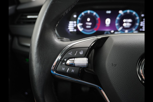 Škoda Octavia Combi T 111PK Navi Trekhaak Apple Carplay Android Virtual Cockpit Elek.Achtreklep Pdc Navi Ecc Cruise Control Business Edition Stoel+Stuurverwarming Lmv Sunset DAB Led  Keyless 1e Eigenaar Origineel Nederlandse Auto 1300kg trekvermogen
