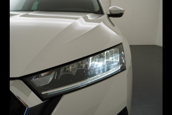 Škoda Octavia Combi T 111PK Navi Trekhaak Apple Carplay Android Virtual Cockpit Elek.Achtreklep Pdc Navi Ecc Cruise Control Business Edition Stoel+Stuurverwarming Lmv Sunset DAB Led  Keyless 1e Eigenaar Origineel Nederlandse Auto 1300kg trekvermogen