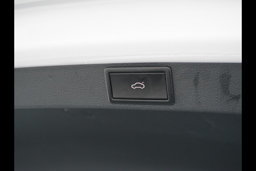 Škoda Octavia Combi T 111PK Navi Trekhaak Apple Carplay Android Virtual Cockpit Elek.Achtreklep Pdc Navi Ecc Cruise Control Business Edition Stoel+Stuurverwarming Lmv Sunset DAB Led  Keyless 1e Eigenaar Origineel Nederlandse Auto 1300kg trekvermogen
