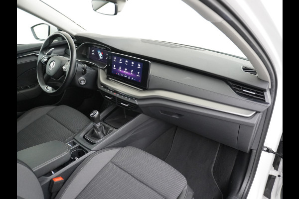 Škoda Octavia Combi T 111PK Navi Trekhaak Apple Carplay Android Virtual Cockpit Elek.Achtreklep Pdc Navi Ecc Cruise Control Business Edition Stoel+Stuurverwarming Lmv Sunset DAB Led  Keyless 1e Eigenaar Origineel Nederlandse Auto 1300kg trekvermogen