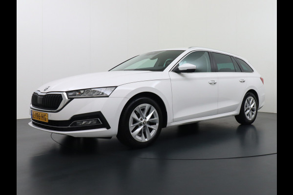 Škoda Octavia Combi T 111PK Navi Trekhaak Apple Carplay Android Virtual Cockpit Elek.Achtreklep Pdc Navi Ecc Cruise Control Business Edition Stoel+Stuurverwarming Lmv Sunset DAB Led  Keyless 1e Eigenaar Origineel Nederlandse Auto 1300kg trekvermogen