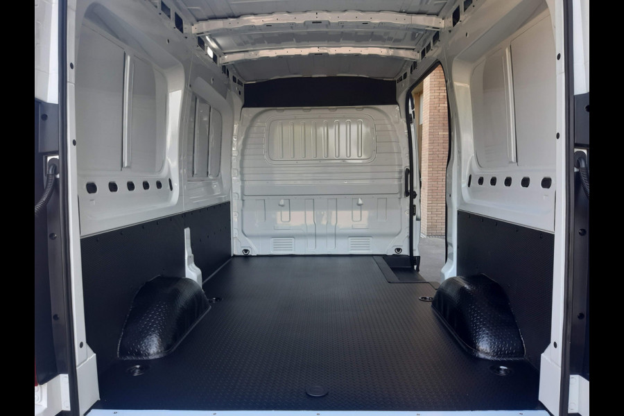 Ford E-Transit / Maxus e-Deliver 9 L2H2 72 kWh Airco Verwarmde stoelen Achteruitrijcamera
