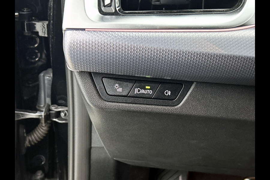 BMW X1 sDrive18i M-SPORT | PREMIUM | CARPLAY | CAMERA