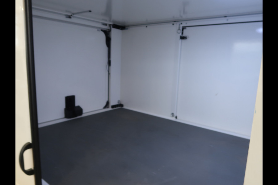 Maxus E-Deliver 3 / Streetscooter Box 40 Kwh - 48 Kw  Navi bereik 160 Km LED Pakket