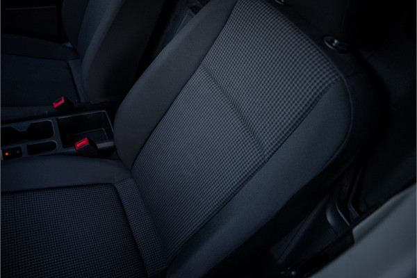 Volkswagen Caddy Cargo 2.0 TDI Economy Business ** Trekhaak ** Economy Business Plus Cruise control ** Climatic ** Vloer & Wand bekleding