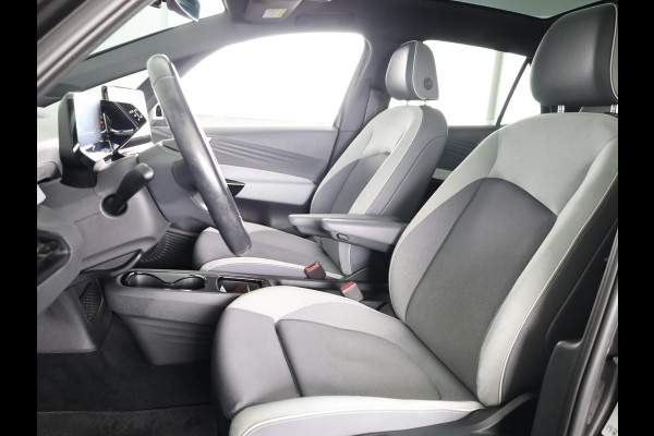 Volkswagen ID.3 First Max 58 kWh 204 pk | Navigatie | Panoramadak | Parkeersensoren | Achteruitrijcamera | Matrix LED koplampen | Stoelverwarming |