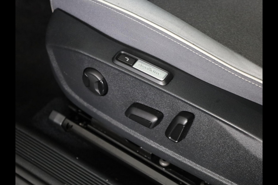 Volkswagen ID.3 First Max 58 kWh 204 pk | Navigatie | Panoramadak | Parkeersensoren | Achteruitrijcamera | Matrix LED koplampen | Stoelverwarming |