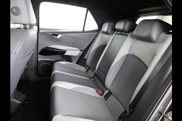 Volkswagen ID.3 First Max 58 kWh 204 pk | Navigatie | Panoramadak | Parkeersensoren | Achteruitrijcamera | Matrix LED koplampen | Stoelverwarming |