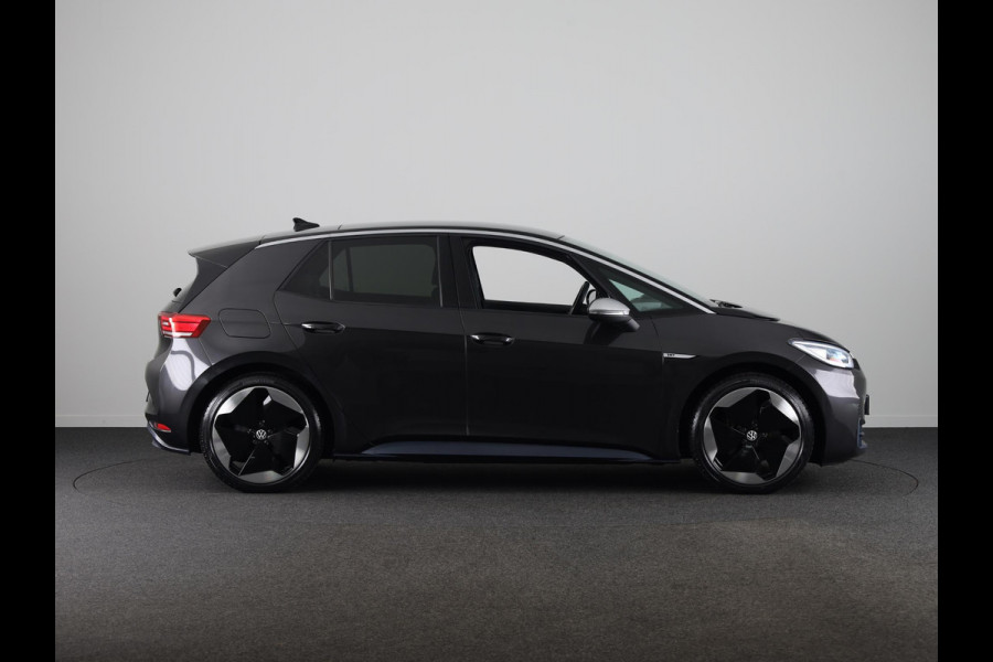 Volkswagen ID.3 First Max 58 kWh 204 pk | Navigatie | Panoramadak | Parkeersensoren | Achteruitrijcamera | Matrix LED koplampen | Stoelverwarming |