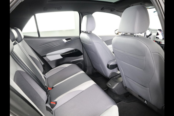 Volkswagen ID.3 First Max 58 kWh 204 pk | Navigatie | Panoramadak | Parkeersensoren | Achteruitrijcamera | Matrix LED koplampen | Stoelverwarming |