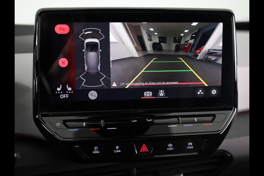 Volkswagen ID.3 First Max 58 kWh 204 pk | Navigatie | Panoramadak | Parkeersensoren | Achteruitrijcamera | Matrix LED koplampen | Stoelverwarming |