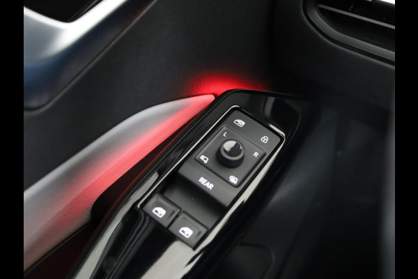 Volkswagen ID.3 First Max 58 kWh 204 pk | Navigatie | Panoramadak | Parkeersensoren | Achteruitrijcamera | Matrix LED koplampen | Stoelverwarming |