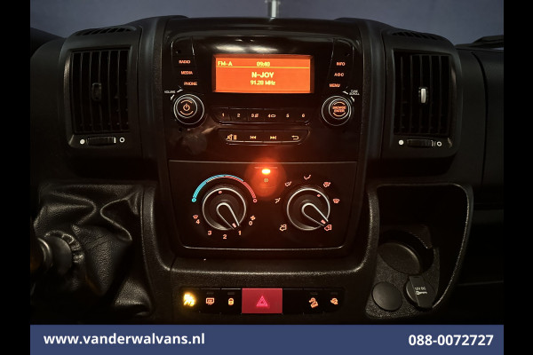 Peugeot Boxer 2.2 BlueHDi 141pk Bakwagen Laadklep Euro6 Airco | Cruisecontrol | 985kg laadvermogen Bijrijdersbank