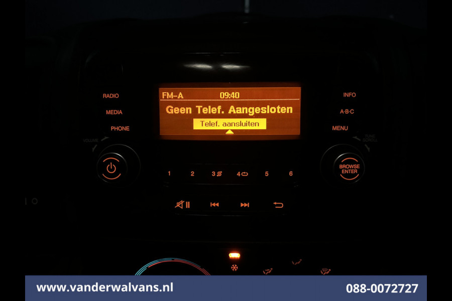 Peugeot Boxer 2.2 BlueHDi 141pk Bakwagen Laadklep Euro6 Airco | Cruisecontrol | 985kg laadvermogen Bijrijdersbank
