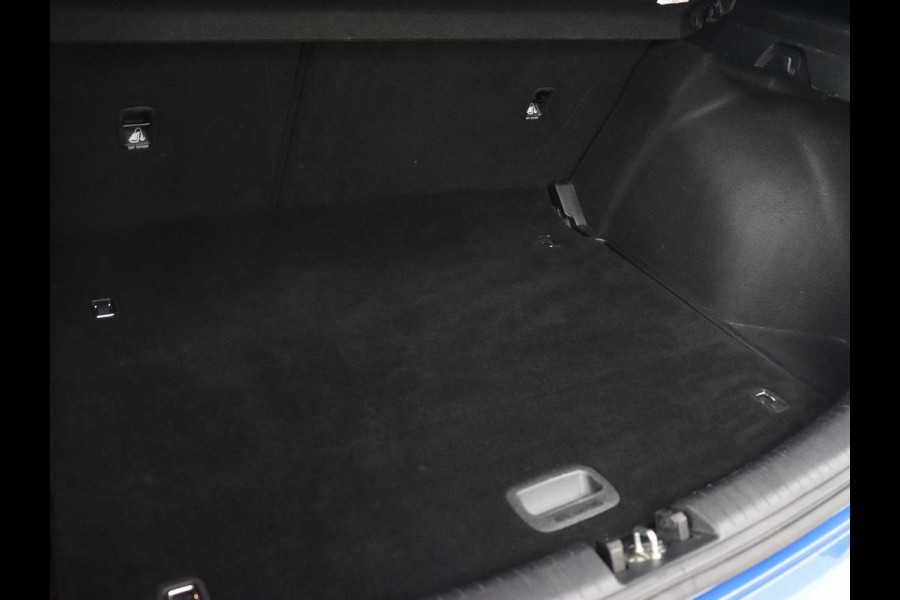 Kia Ceed 1.5 T-GDi MHEV GT-Line | 160pk | Camera | Carplay | Navigatie | Sportstuur | DAB | Parkeerhulp | Getint glas | Cruise control