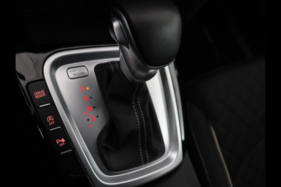 Kia Ceed 1.5 T-GDi MHEV GT-Line | 160pk | Camera | Carplay | Navigatie | Sportstuur | DAB | Parkeerhulp | Getint glas | Cruise control