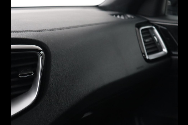 Kia Ceed 1.5 T-GDi MHEV GT-Line | 160pk | Camera | Carplay | Navigatie | Sportstuur | DAB | Parkeerhulp | Getint glas | Cruise control