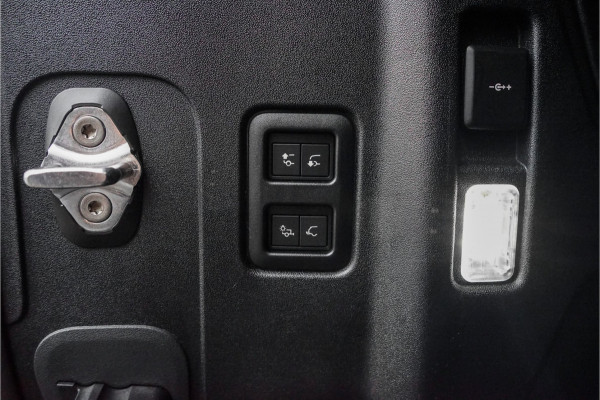 Land Rover Defender 110 2.0 P400e X-Dynamic HSE Urban Widebody 24" Vossen