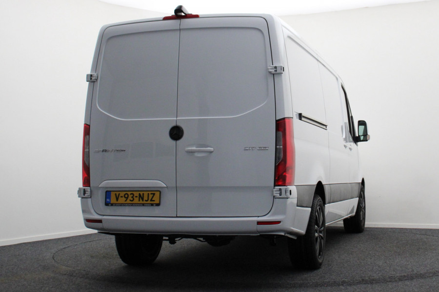 Mercedes-Benz Sprinter 317 CDI Aut. L2H1 Leer, 3-Zits, Camera, Standkachel, Apple Carplay, Cruise, DAB