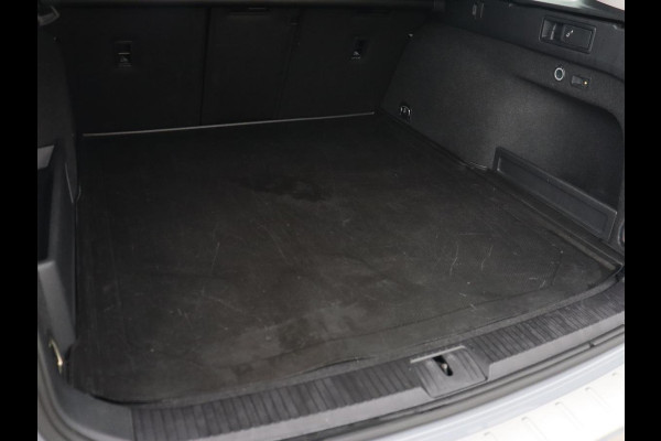 Volkswagen Passat 1.4 TSI PHEV GTE | Trekhaak | Stoelverwarming | Massage | Virtual Cockpit | Matrix LED | Camera | Adaptive cruise | Carplay | Navigatie | Parkeerhulp | Plug In