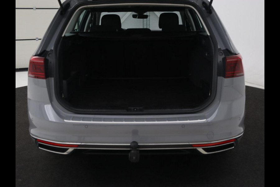 Volkswagen Passat 1.4 TSI PHEV GTE | Trekhaak | Stoelverwarming | Massage | Virtual Cockpit | Matrix LED | Camera | Adaptive cruise | Carplay | Navigatie | Parkeerhulp | Plug In