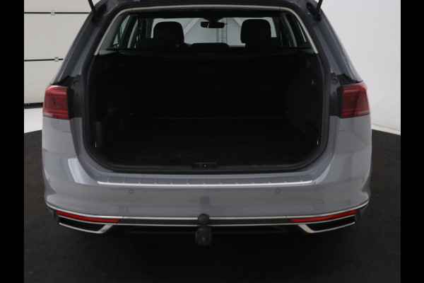 Volkswagen Passat 1.4 TSI PHEV GTE | Trekhaak | Stoelverwarming | Massage | Virtual Cockpit | Matrix LED | Camera | Adaptive cruise | Carplay | Navigatie | Parkeerhulp | Plug In