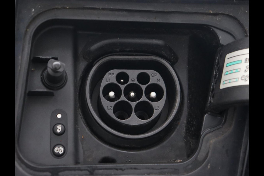 Volkswagen Passat 1.4 TSI PHEV GTE | Trekhaak | Stoelverwarming | Massage | Virtual Cockpit | Matrix LED | Camera | Adaptive cruise | Carplay | Navigatie | Parkeerhulp | Plug In