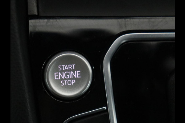 Volkswagen Passat 1.4 TSI PHEV GTE | Trekhaak | Stoelverwarming | Massage | Virtual Cockpit | Matrix LED | Camera | Adaptive cruise | Carplay | Navigatie | Parkeerhulp | Plug In