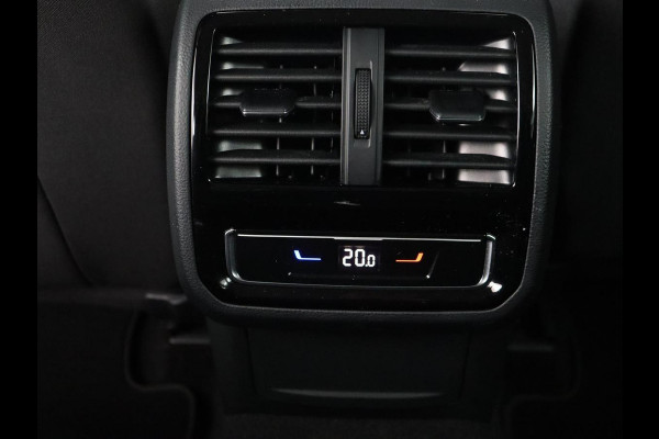 Volkswagen Passat 1.4 TSI PHEV GTE | Trekhaak | Stoelverwarming | Massage | Virtual Cockpit | Matrix LED | Camera | Adaptive cruise | Carplay | Navigatie | Parkeerhulp | Plug In