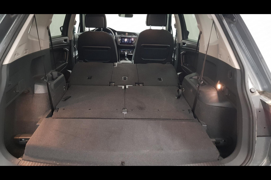 Volkswagen Tiguan Allspace 1.5 TSI DSG Comfortline 7p. | Climate Control | Camera | Parkeer sensoren | Trekhaak | Electrisch bedienbare achterklep | Stoelverwarming