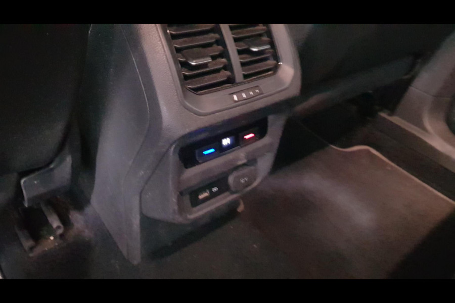 Volkswagen Tiguan Allspace 1.5 TSI DSG Comfortline 7p. | Climate Control | Camera | Parkeer sensoren | Trekhaak | Electrisch bedienbare achterklep | Stoelverwarming